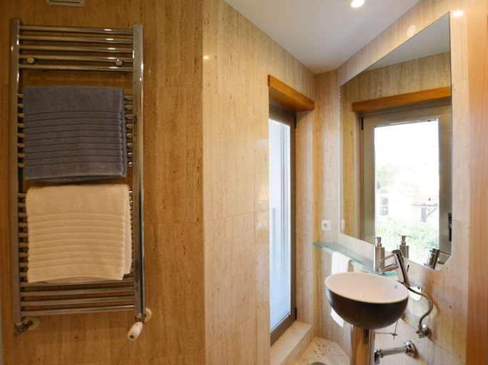 Bathroom 3, Special Vilamoura Villa 6 Bedrooms Villa Lagoon Private Pool, Loulé