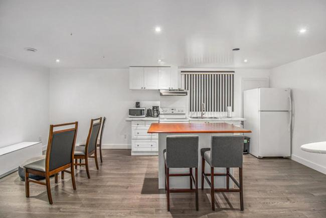 Others 4, Lovely Room 4mins from Gatineau-Ottawa Airport, Communauté-Urbaine-de-l'Outaouais
