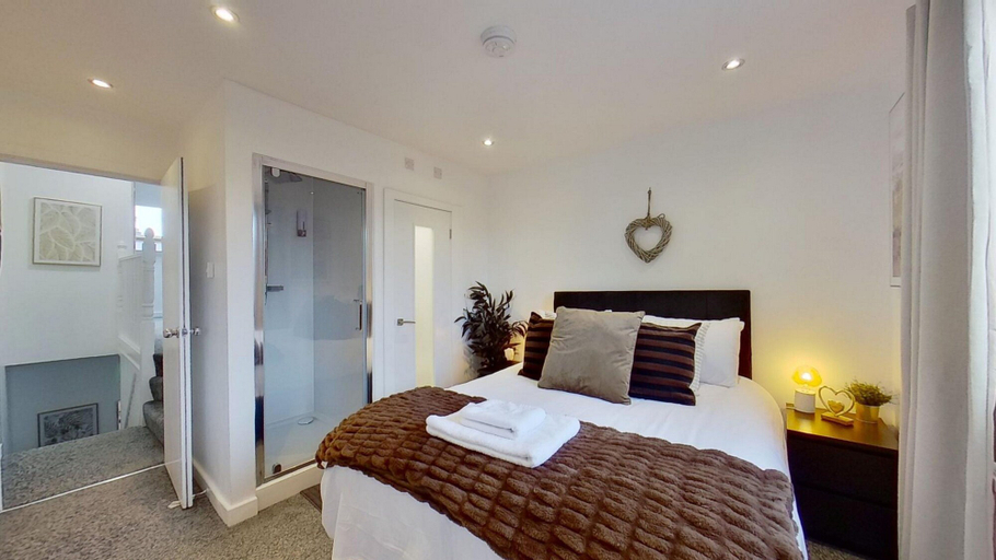 Room 4, Chic 2 Bedroom Aparment with Netflix, London