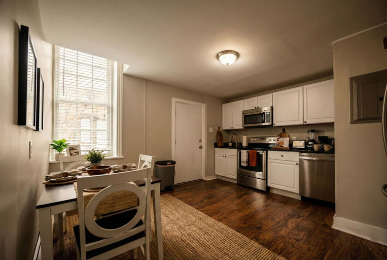 Others 5, Park Place- cozy modern space fully updated fast WiFi good coffee and easy parking, New Castle