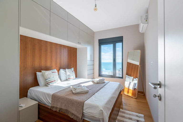 Bedroom 4, Majestic Tre Group Apartment
