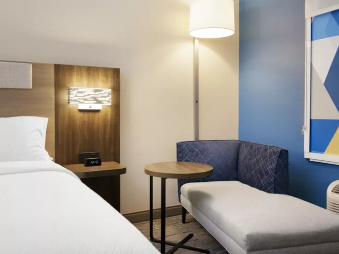 Bedroom 2, Holiday Inn Express & Suites AVON - INDIANAPOLIS by IHG, Hendricks