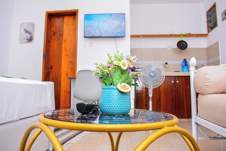 Private kitchen 2, Marve 408 Stylish Studio Apartment, Kilifi South