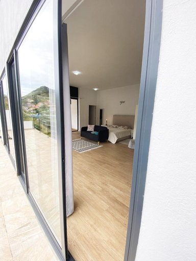 Others 5, Machico flat center near beach w parking, Machico