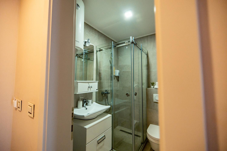 Bathroom 3, Zlatibor Hills - Modern Apartment Terrace & Free Parking, Čajetina