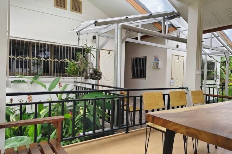 Outdoor dining 4, Chiang Mai Downtown Privacy Home, Muang Chiang Mai