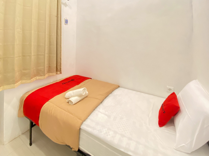 Bedroom 3, RedDoorz Syariah @ Panglima Sudirman Pasuruan, Pasuruan