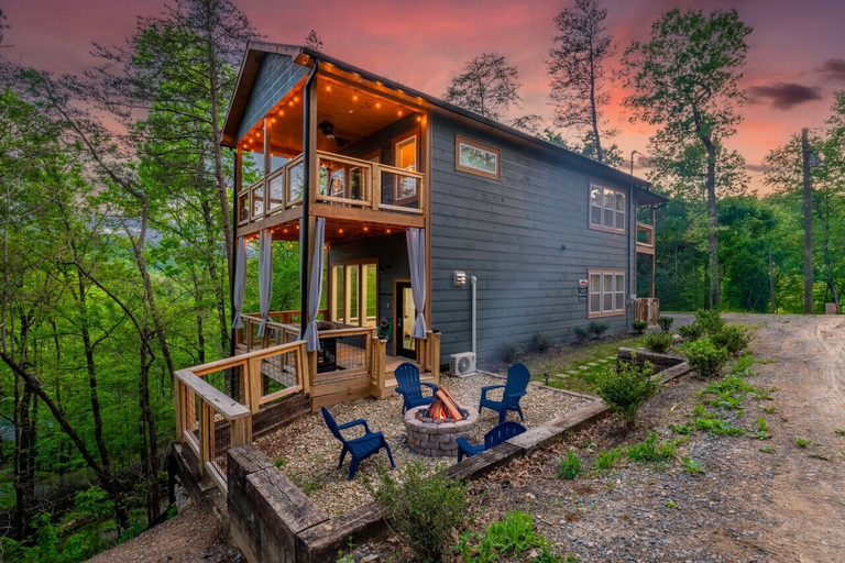 Exterior & Views 2, Romantic Cabin Retreat By Ghosal Luxury Lodging, Sevier