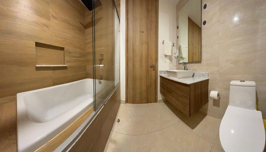 Bathroom 2, Condominios de lujo en el corazon de la Zona Dorada en Camino Al Mar., Mazatlán