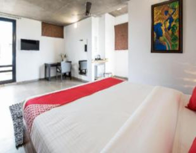 Room 5, Ayatti By Caparo, Gautam Buddha Nagar
