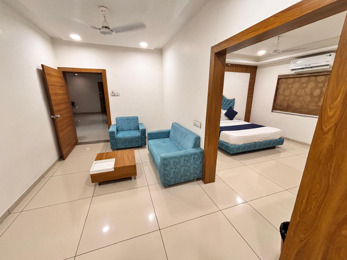 5, Hotel fun point , Anand