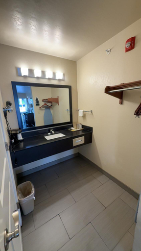 Bathroom, Garden Inn and Suites Little Rock, Pulaski