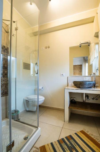 Bathroom 3, Casadada, Messina