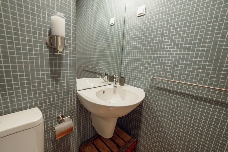Bathroom 3, Downtown Bolhao by Hosty, Porto