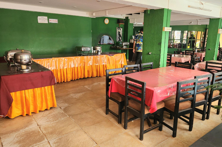 Food & Drinks 5, Welkin Stays | AC Apartment with Kitchen & Pool near Calangute Beach, North Goa
