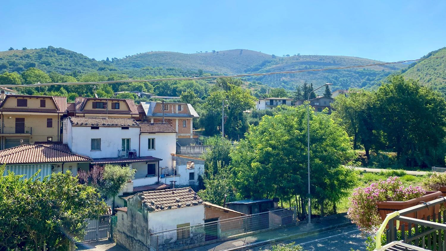 Others 4, La Casa Di Nonna Tella, Latina