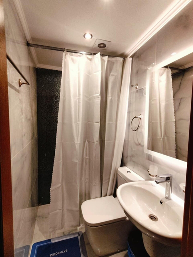 Bathroom 5, white swan hotel, 'Abdin