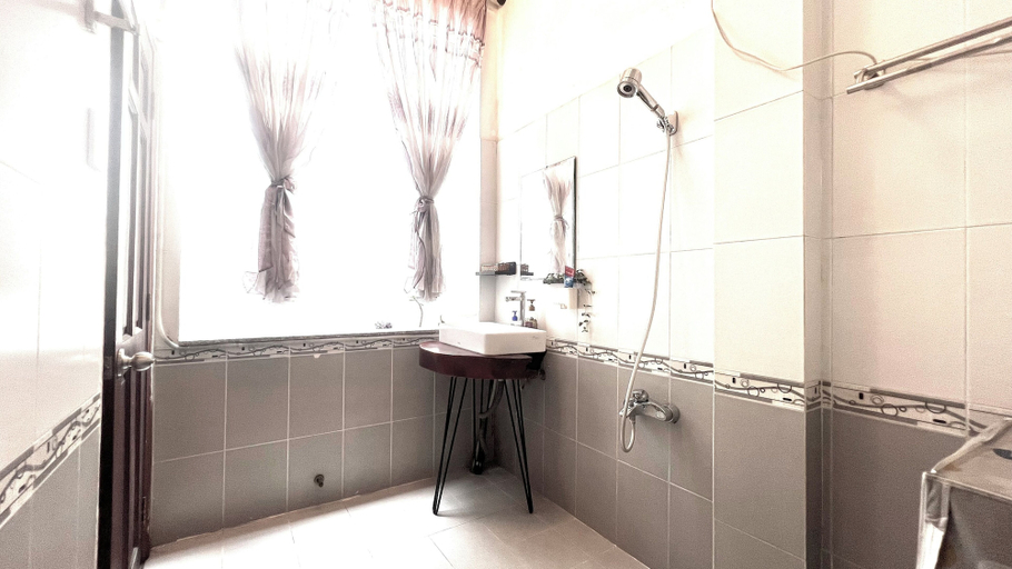 Bathroom 5, The Vinh Homestay, District 1