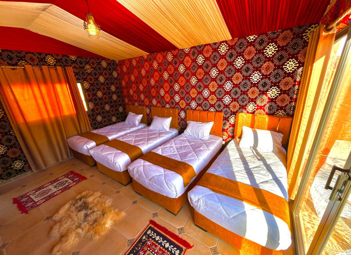 Bedroom 2, Dune Camp Tours, Quaira