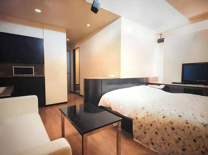 Bedroom 2, Hotel Revoir, Izumi