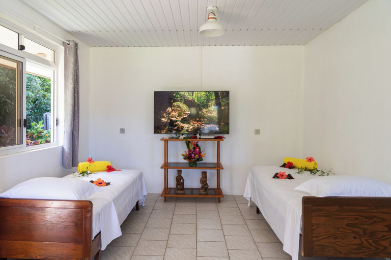 Living area 4, Fare Iihi, Bora Bora