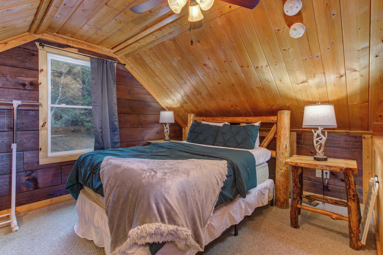 Bedroom 3, Down by the Water, Sevier