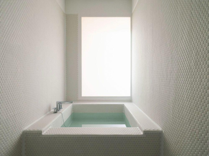 Bathroom 2, LOG, Onomichi