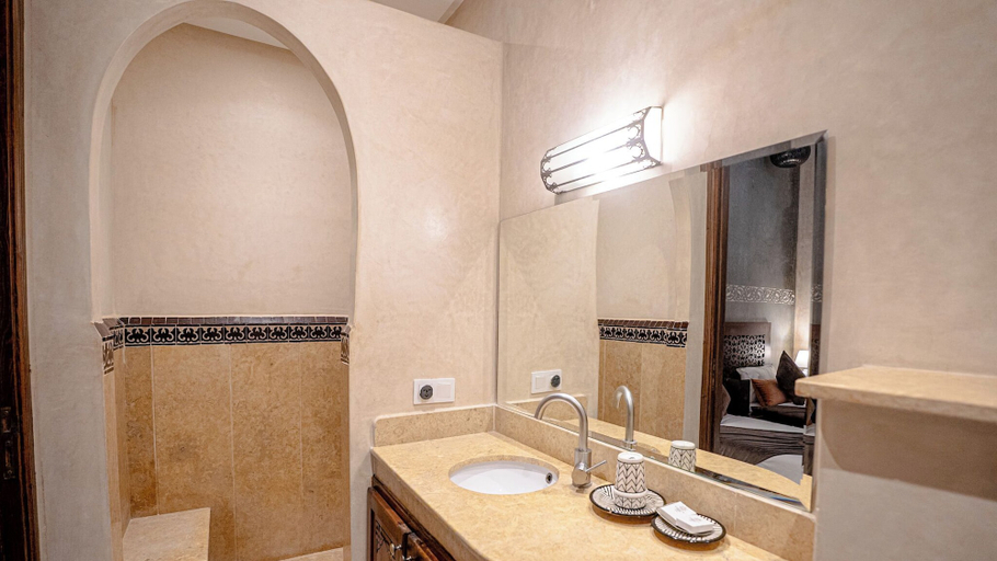 Bathroom 4, Riad Mandana & Spa, Marrakech
