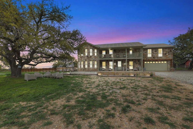 Exterior & Views 2, Grasslands Pool Hot Tub Hill Country Views, Blanco