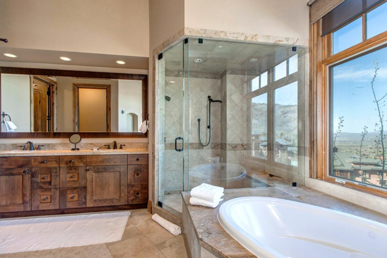 Bathroom 3, Vintage on the Strand by KBM, Summit