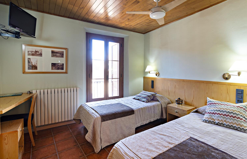 Bedroom 4, Hostal Victor, Lleida