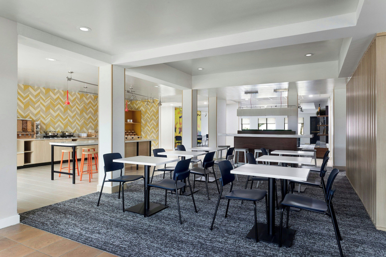 Food & Drinks 5, City Express by Marriott Houston Intercontinental Airport, Houston