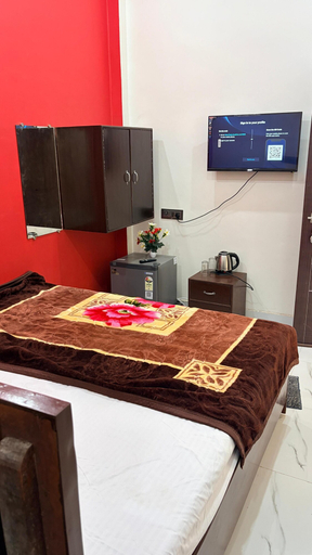 Room 4, The Saroj Palace, Faizabad