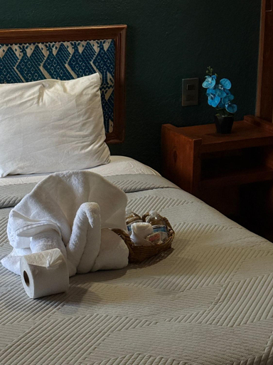 Bedroom 5, Hotel las Orquideas, Valle de Bravo