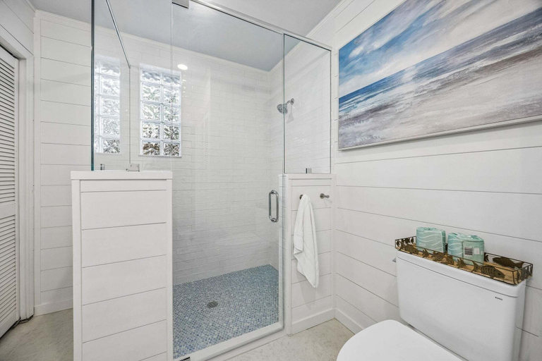 Bathroom 3, Dog Friendly Ground Level Duplex by RedAwning, Nassau