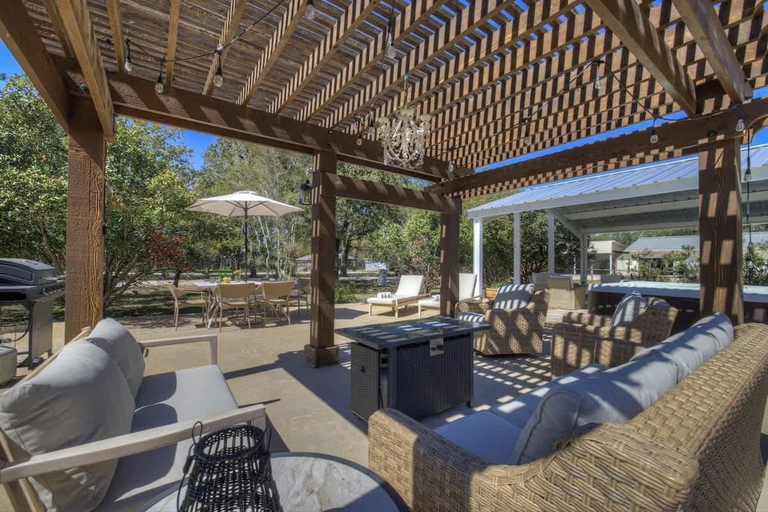 Food & Drinks, Weitz Getaway With Private Pool Two Hot Tubs, Gillespie