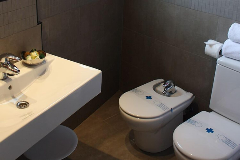 Bathroom 5, Hotel Berri Versalles, Guipúzcoa