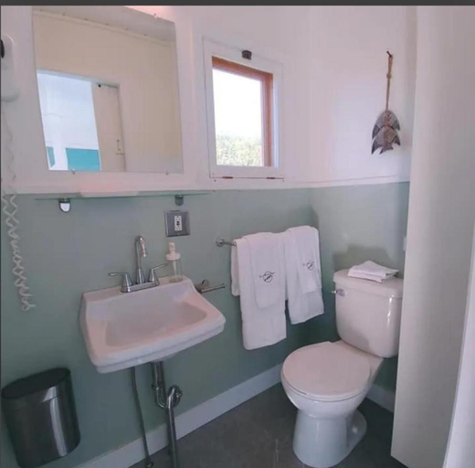 Bathroom, En Route Vers l'Infini, Le Rocher-Percé