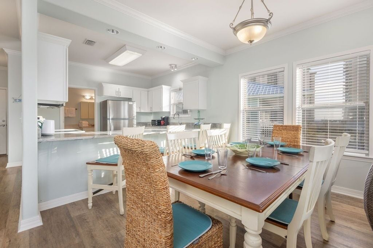 Others 5, Spinnaker Pointe Unit 4B, Baldwin