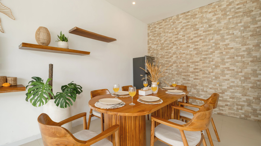 Dining 4, Villa Victoria 2 by Villa Finder, Badung