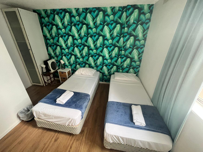 Bedroom 3, Surfers Holiday Apartments (PT), Gold Coast