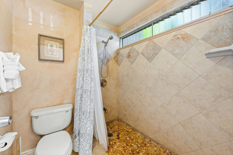 Bathroom, Sandpiper 120a, Kauai
