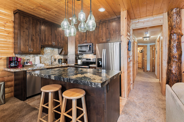 Private kitchen 4, Deer Valley Condo Near Base Hot Tub, Summit