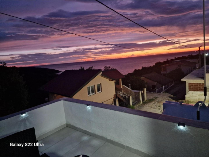 Others 5, Apartmani Kruce