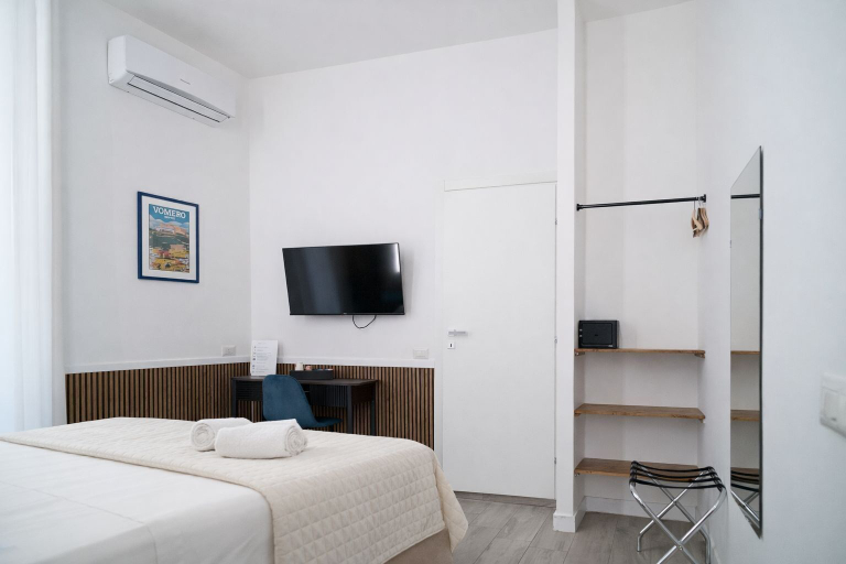 Bedroom 3, B&B Università, Napoli