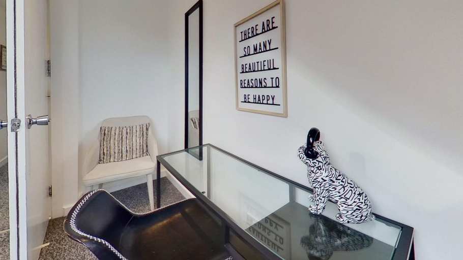 Interior 3, Chic 2 Bedroom Aparment with Netflix, London