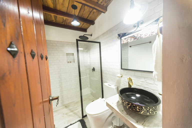 Bathroom 3, BOHEMIA HOTEL BOUTIQUE, San Zenón