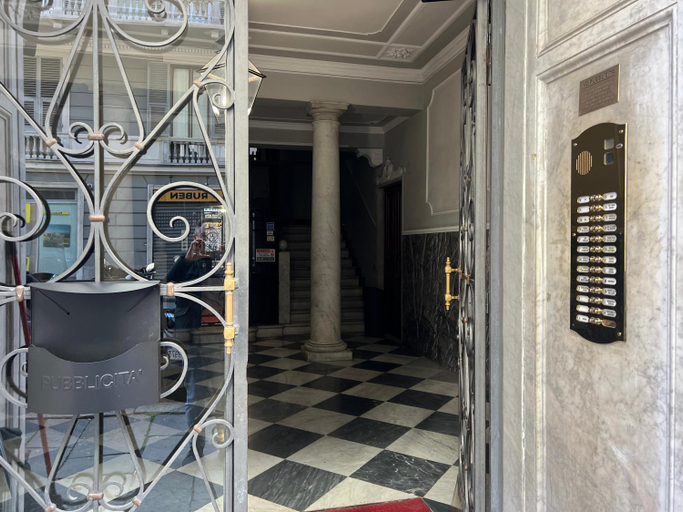 3, Hostello Genovese, Genova