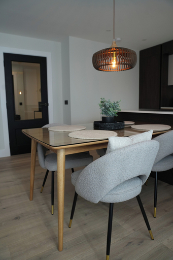 Dining 2, 1st Floor Luxury 2-bed Apt, Sleeps 6, Fife
