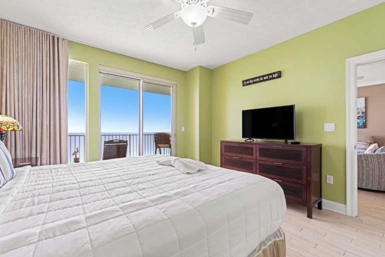 Bedroom 3, Treasure Island 1910, Bay